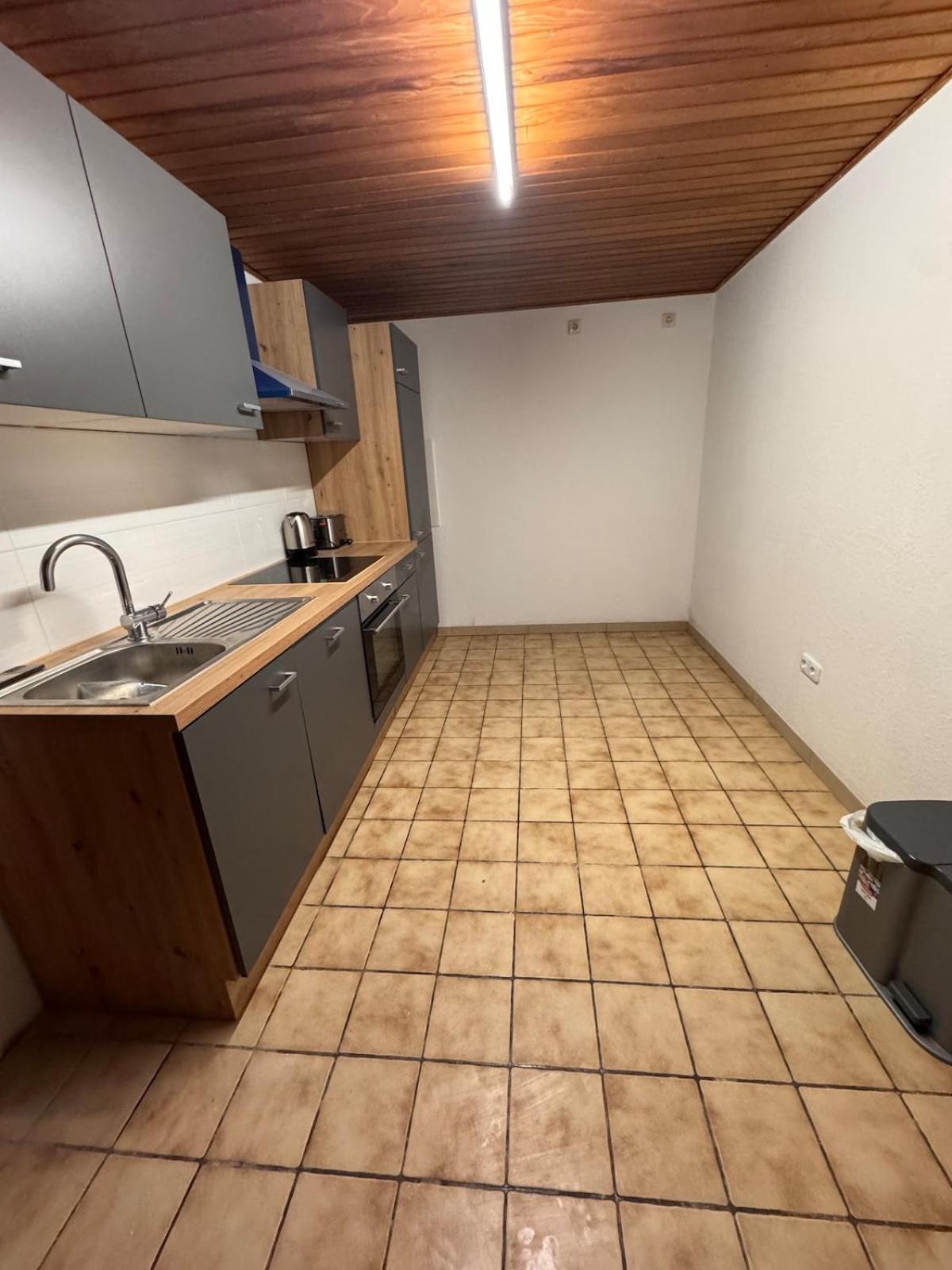 In Porz Am Rhein Mit Kompletter Kueche Apartamento